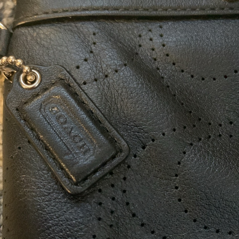 Coach wristlet - Picture 2 of 4